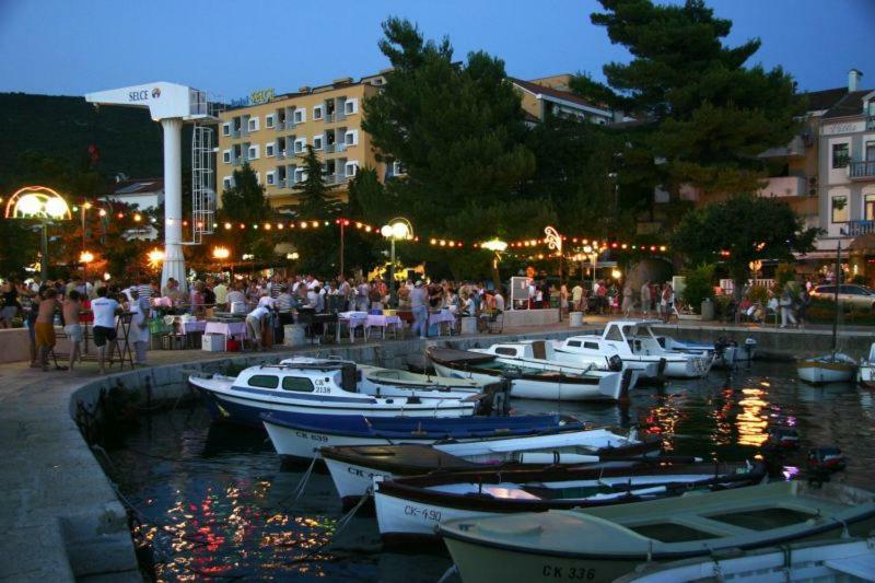 Hotel Pansion Preza Selce Exterior foto